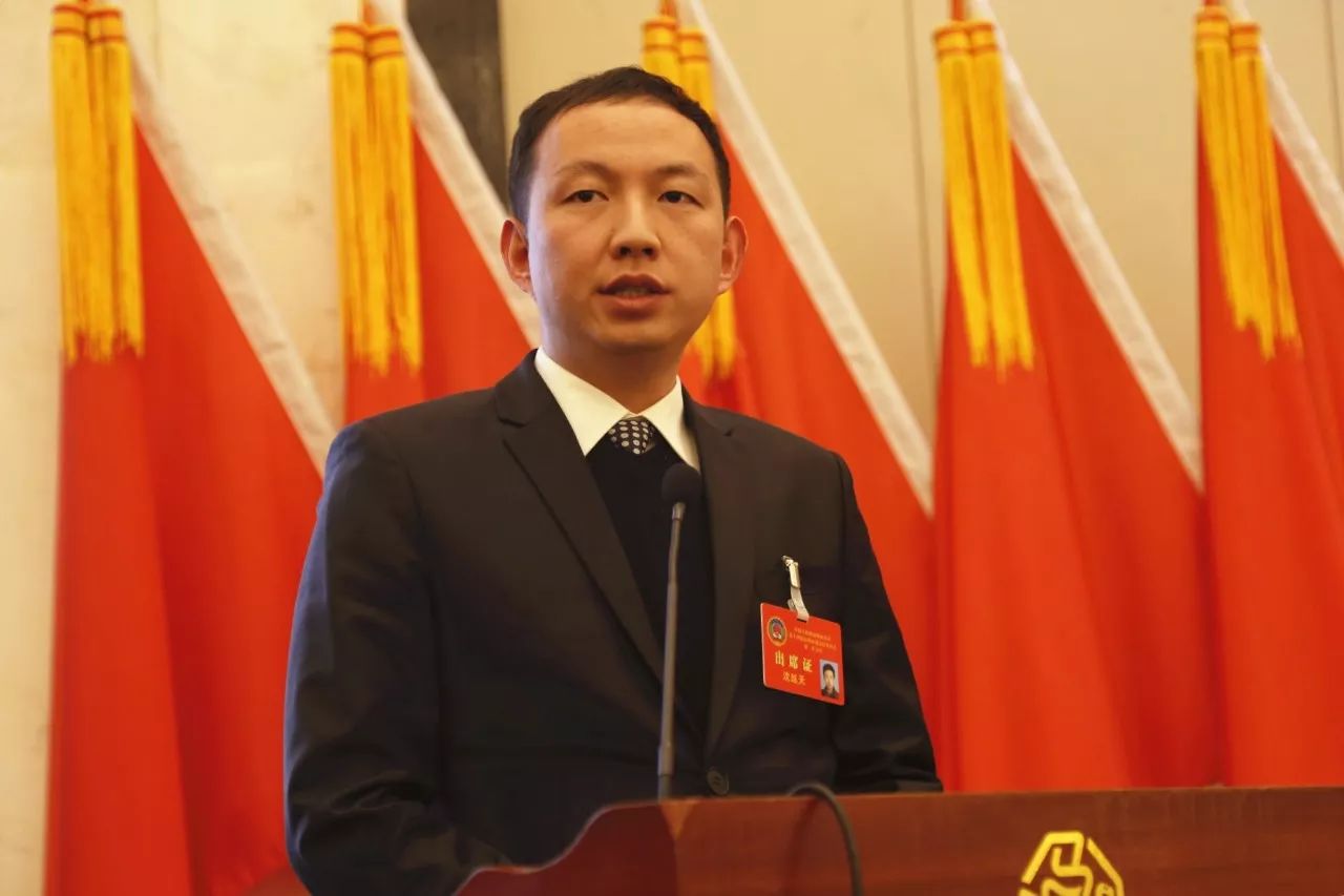 區政協常委,民革黨員,浙江威亞律師事務所主任 沈越天